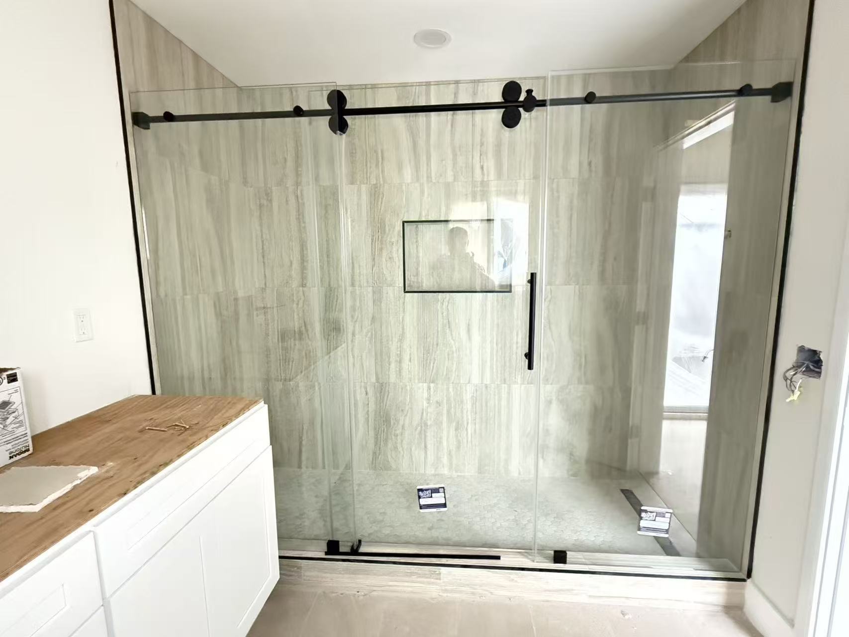 APLUS CUSTOM SHOWER DOOR - Image 2
